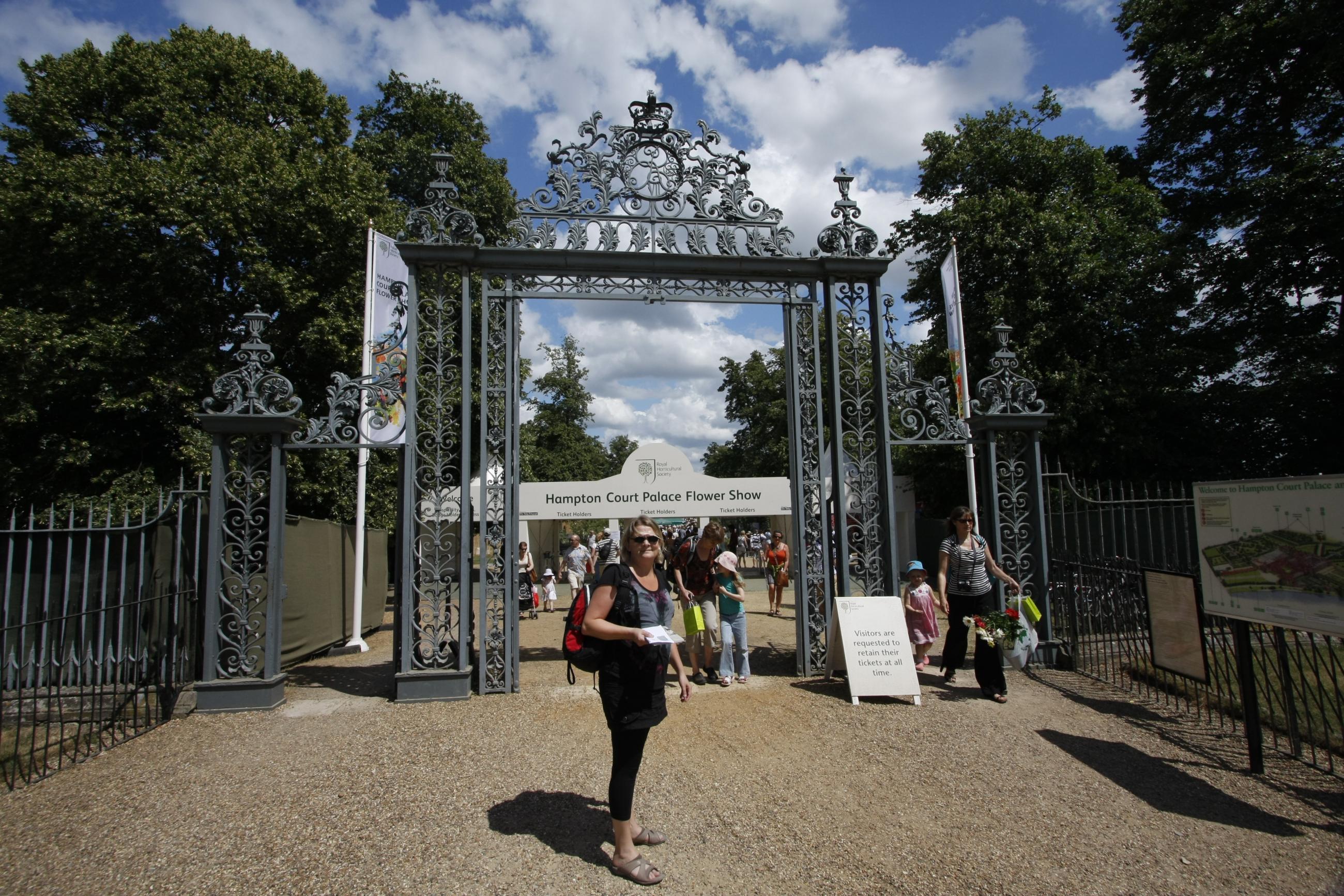 Entrén till Hampton Court Palace