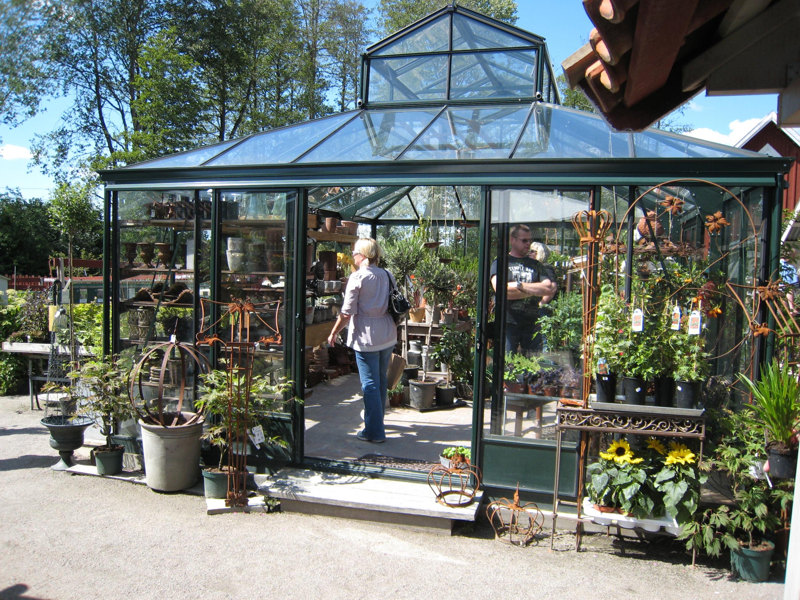 Växthus i Klockaregårdens Trädgårdsbutik